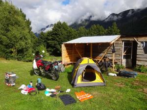 147 0003 Chile - Villa Manihuales - Camping